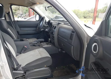 2007 Dodge Nitro Sxt z USA, uszkodzony, nr VIN 1D8GU28K67W569447